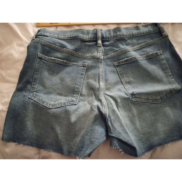 Gap Factory Womens Mid-Rise Distressed Denim Shorts Size 12/31 Cotton Blend NWT - Picture 7 of 10